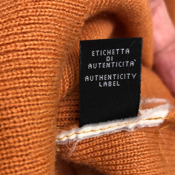 Versace - Picture 7 of 7